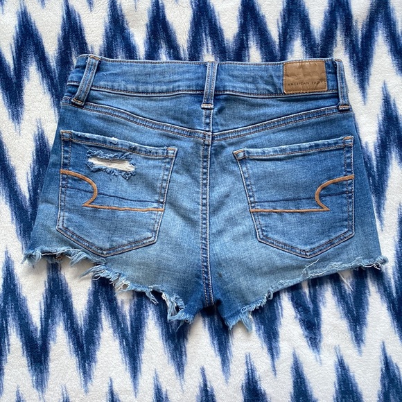 American Eagle Hi-Rise Shortie Distressed Demin Cut-offs - Picture 2 of 6